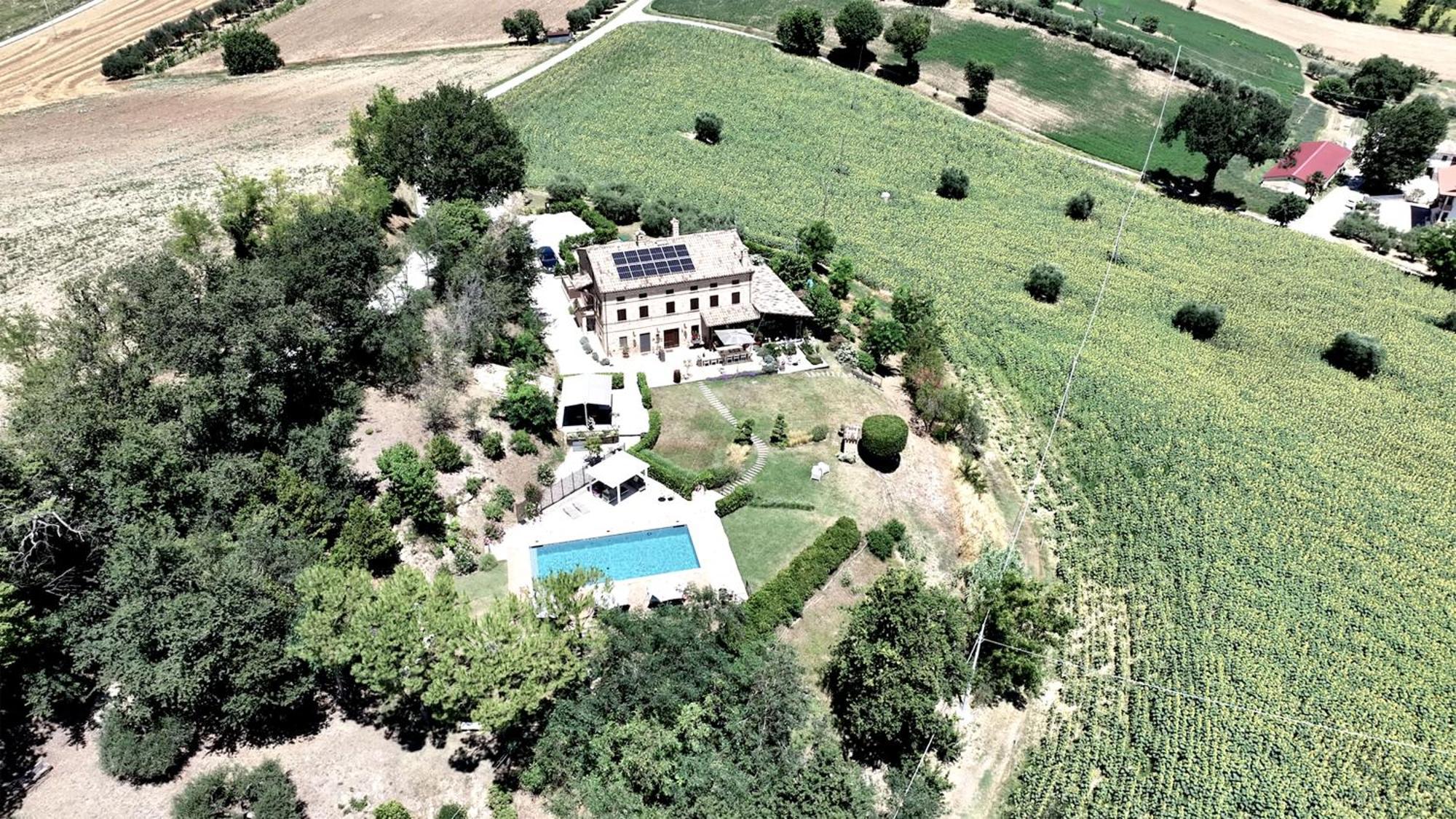 Bed And Breakfast La Vecchia Scuola Montefano Exterior photo